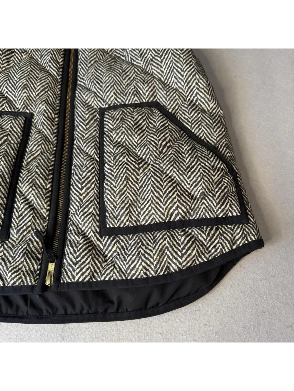 J Crew Vest Women's  Black Chevron Quilted Zip Puffer Goose Down Insulated - Picture 3 of 9